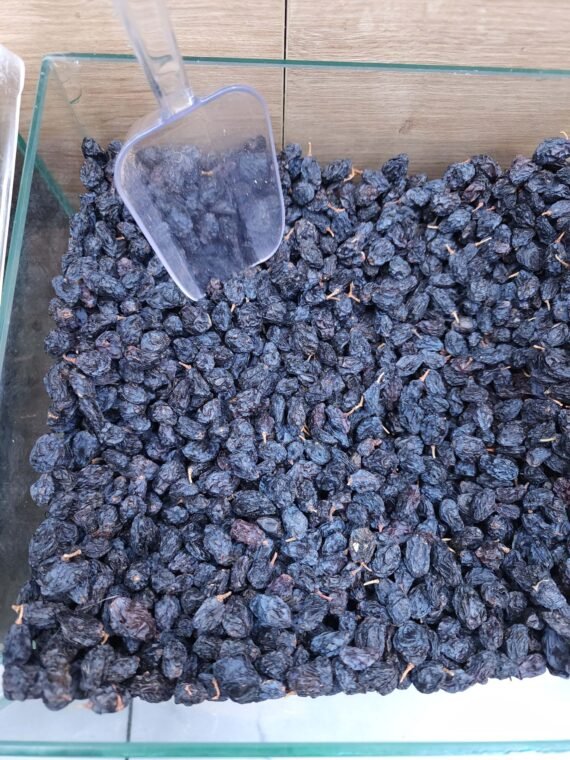Organic Blood Grape With Seeds - Image 2