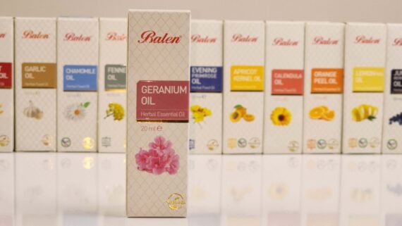 BALEN GERANIUM OIL Stress Reduction Emotional Well-Being Menopausal Relief Balancing Sebum Production - Image 3